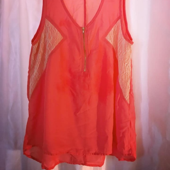 Women's Sleeveless Coral Blouse - Picture 1 of 3